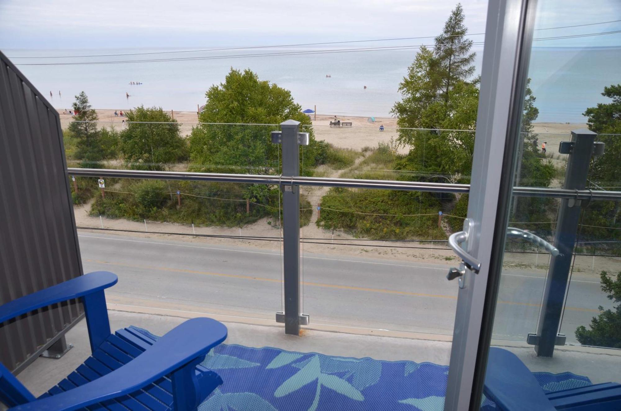 The Sands Hotel Sauble Beach Εξωτερικό φωτογραφία