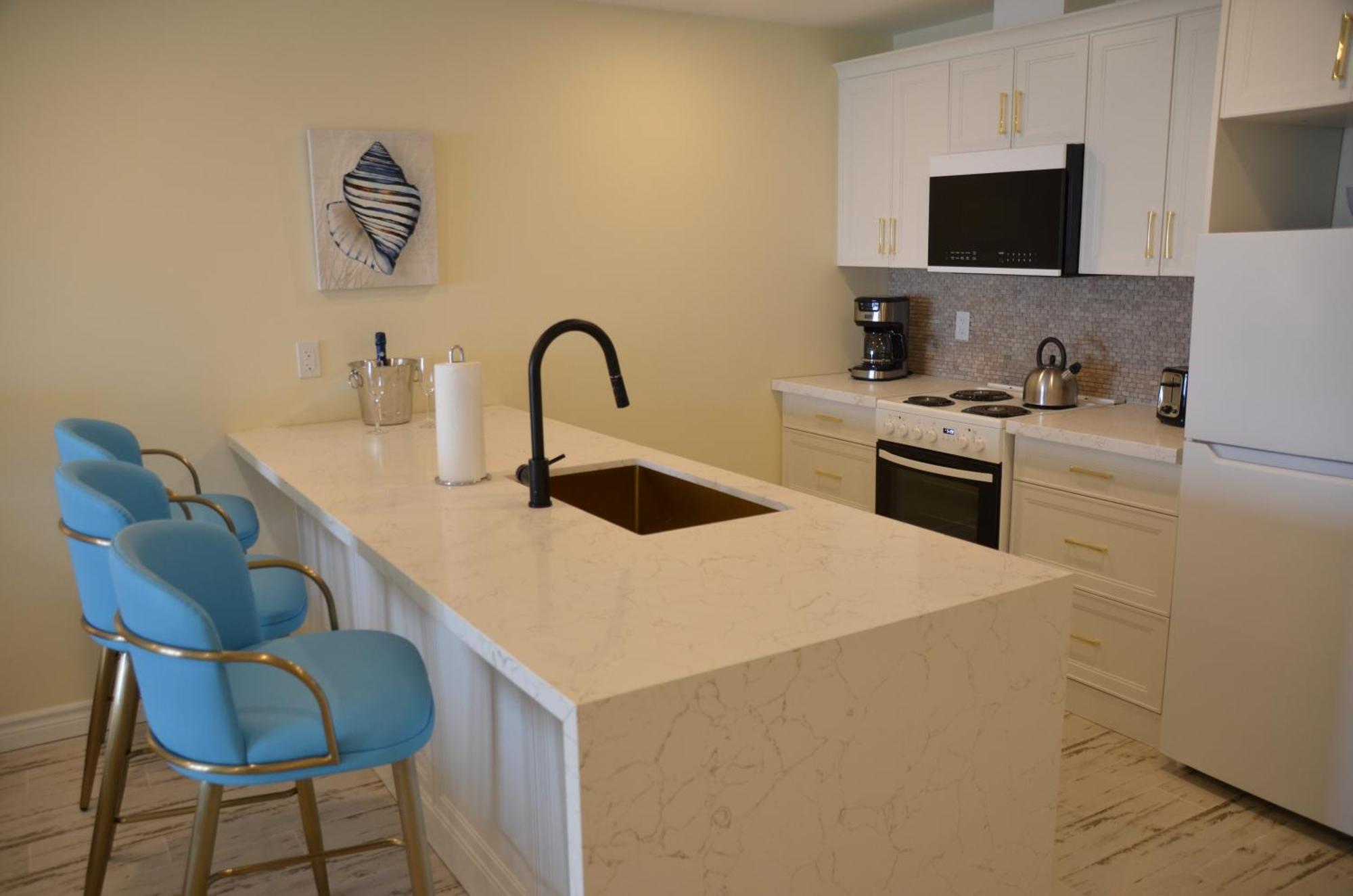 The Sands Hotel Sauble Beach Εξωτερικό φωτογραφία