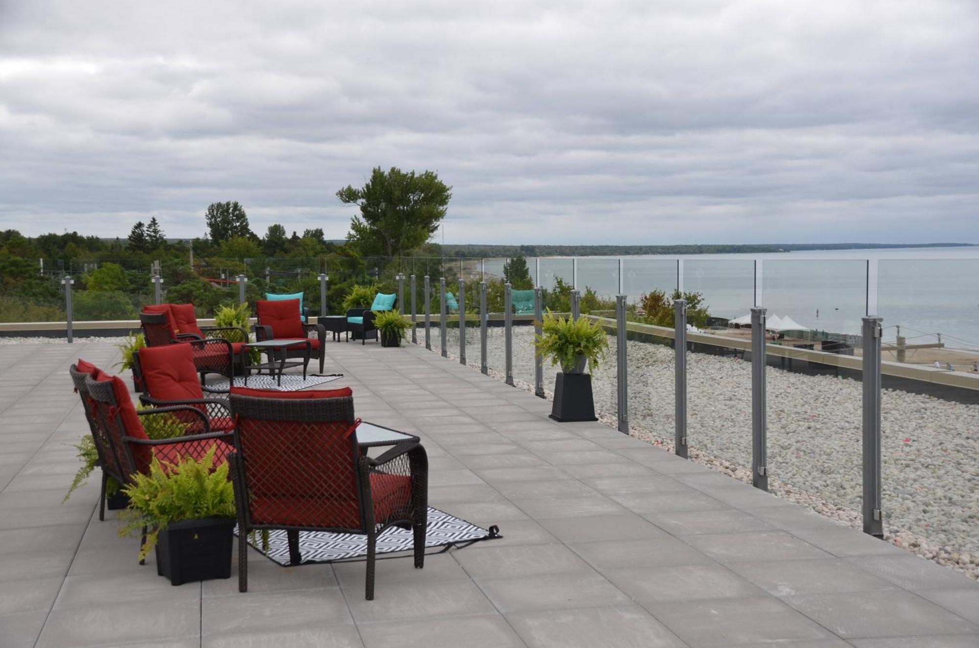 The Sands Hotel Sauble Beach Εξωτερικό φωτογραφία