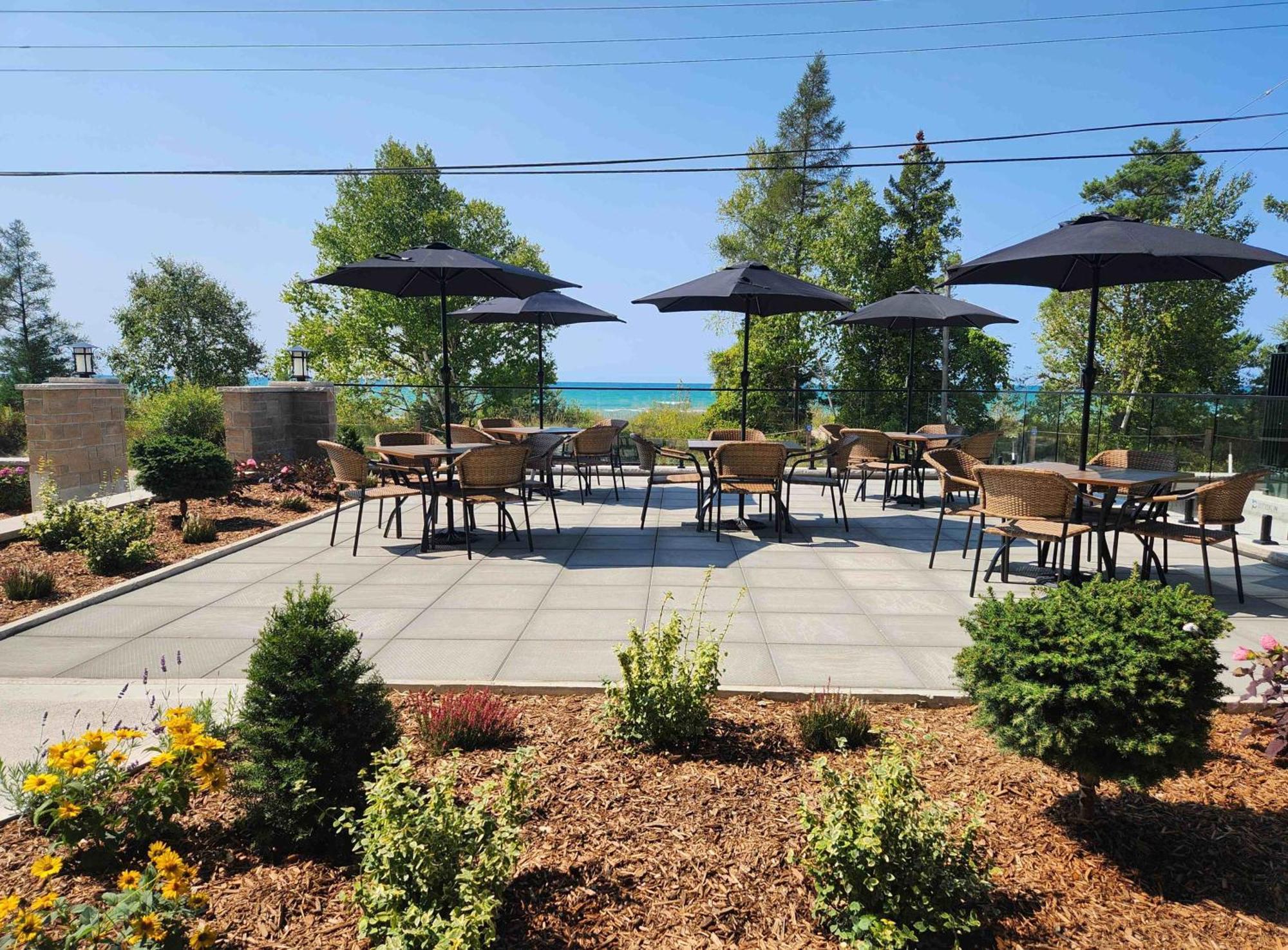The Sands Hotel Sauble Beach Εξωτερικό φωτογραφία